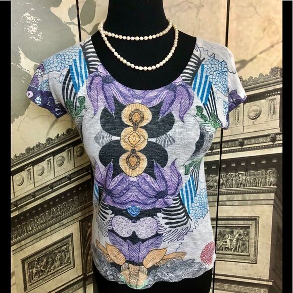 Beautiful top by Romeo & Juliet in size medium - Picture 1 of 2